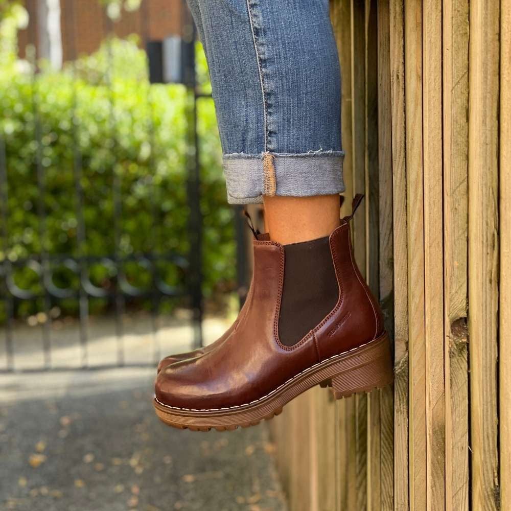 Ten Points Clarisse Chelsea Boots Chocolate | Lotta from Stockholm