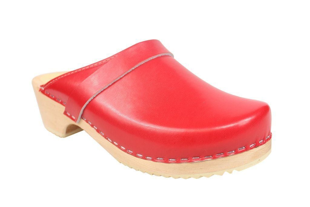 Classic Red Clogs in PU Leather | Lotta from Stockholm