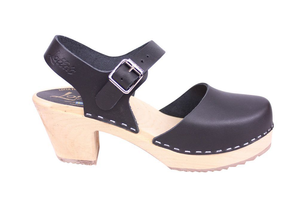 Lotta From Stockholm Highwood Clogs in Black Leather with Natural Sole side 