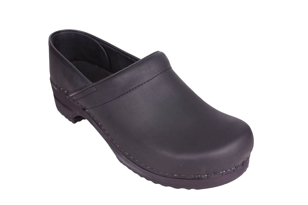 Sanita Julie closed back clog Black in Oiled Leather. Article 1201005W