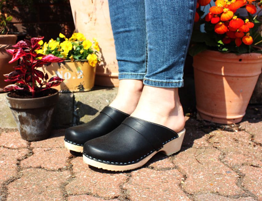 Classic Clogs for Women in Black | Lotta from Stockholm