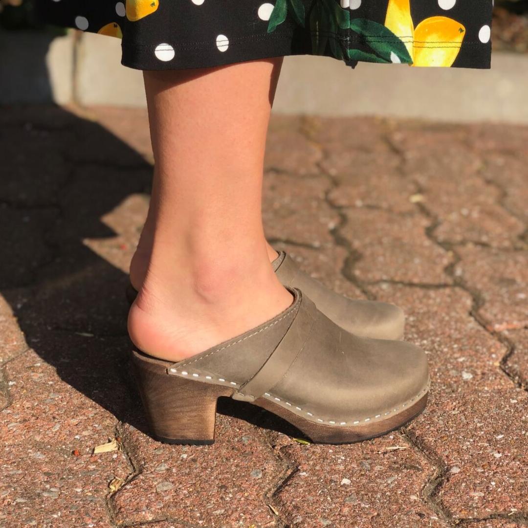 Classic High Heel Clogs Taupe Oiled | Lotta from Stockholm