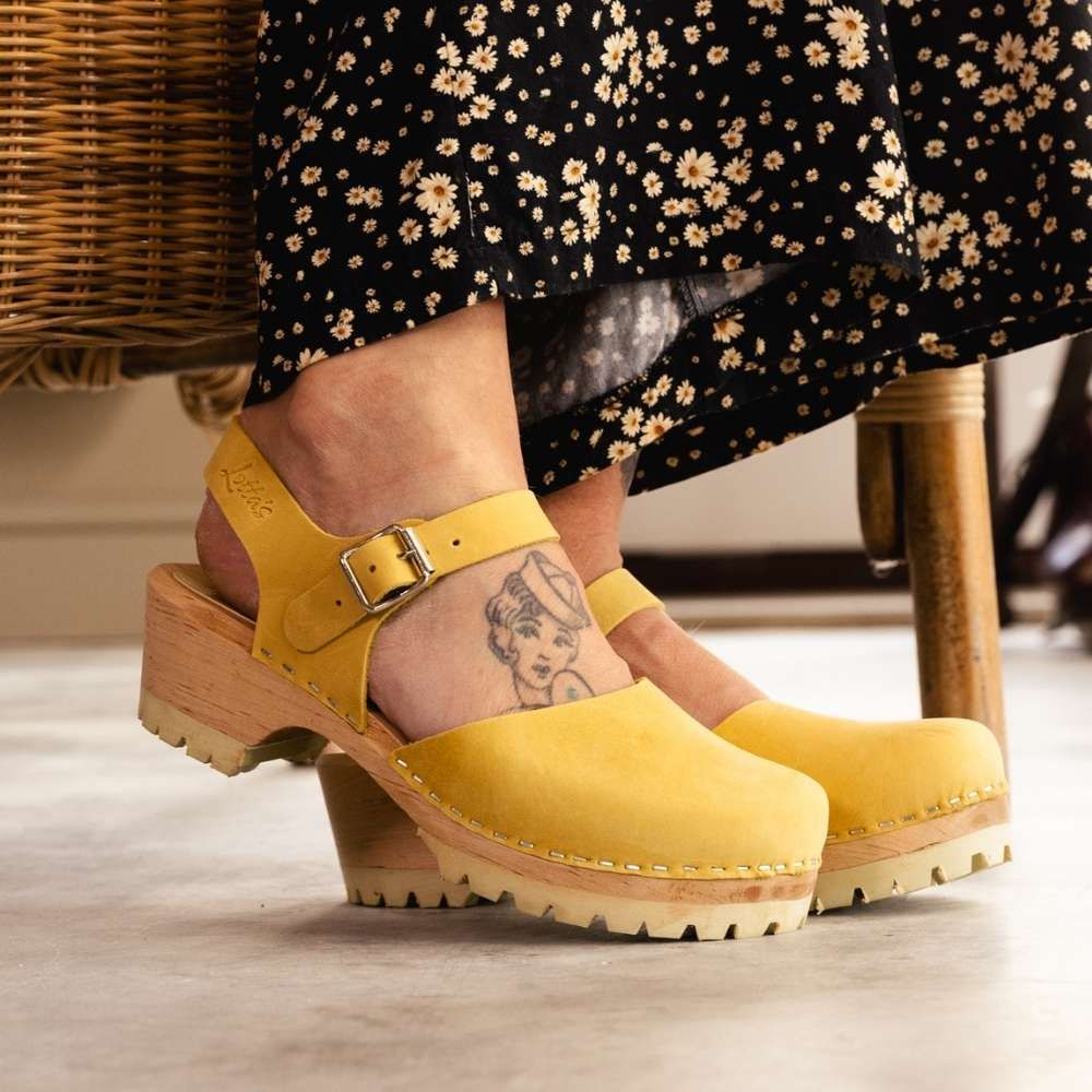 Yellow Clogs Low Wood with Tractor Sole | Lotta from Stockholm