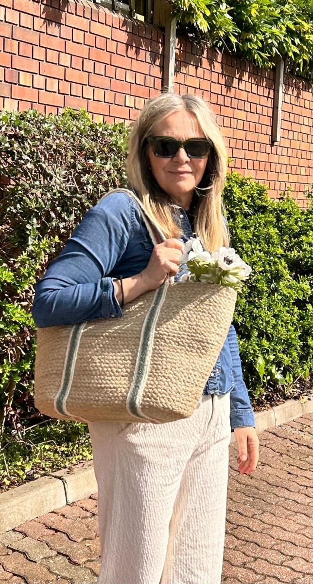 Jute Tote Bag with thistle and rose long handles. Lotta from Stockholm